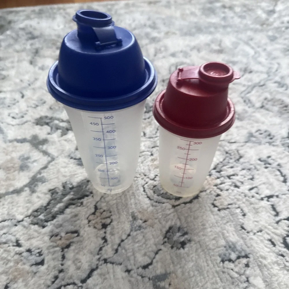 Set of 2 Tupperware Shakers 300 And 500 ML